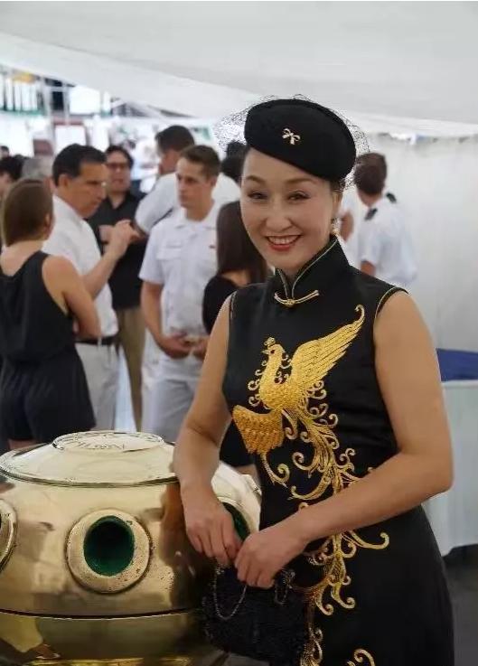 優(yōu)雅真絲手繡旗袍盡顯精致女人味兒！
